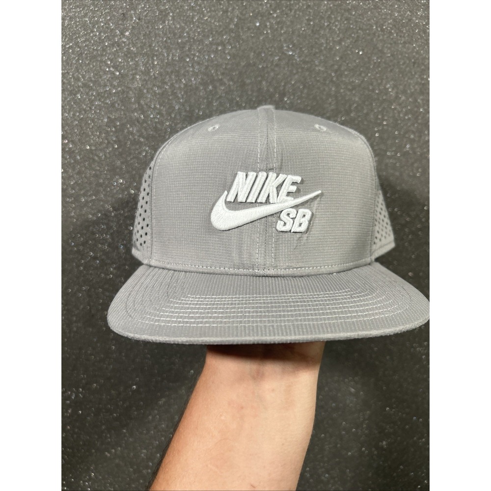 Nike SB Dri-Fit Proprietary Technology Perforated SnapBack Aerobill Gray